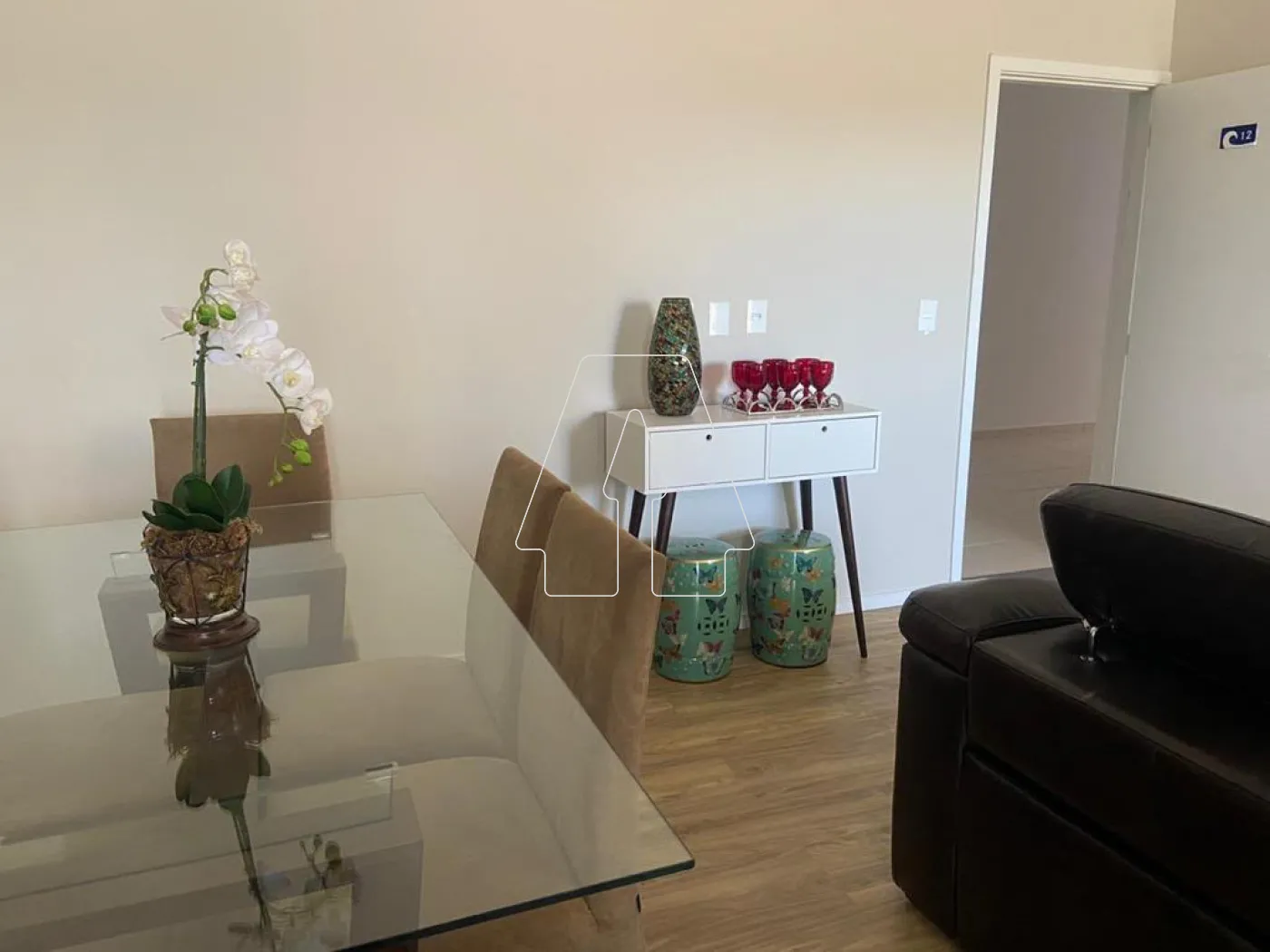 Alugar Apartamento / Padr&atilde;o em Ara&ccedil;atuba R$ 2.300,00 - Foto 4