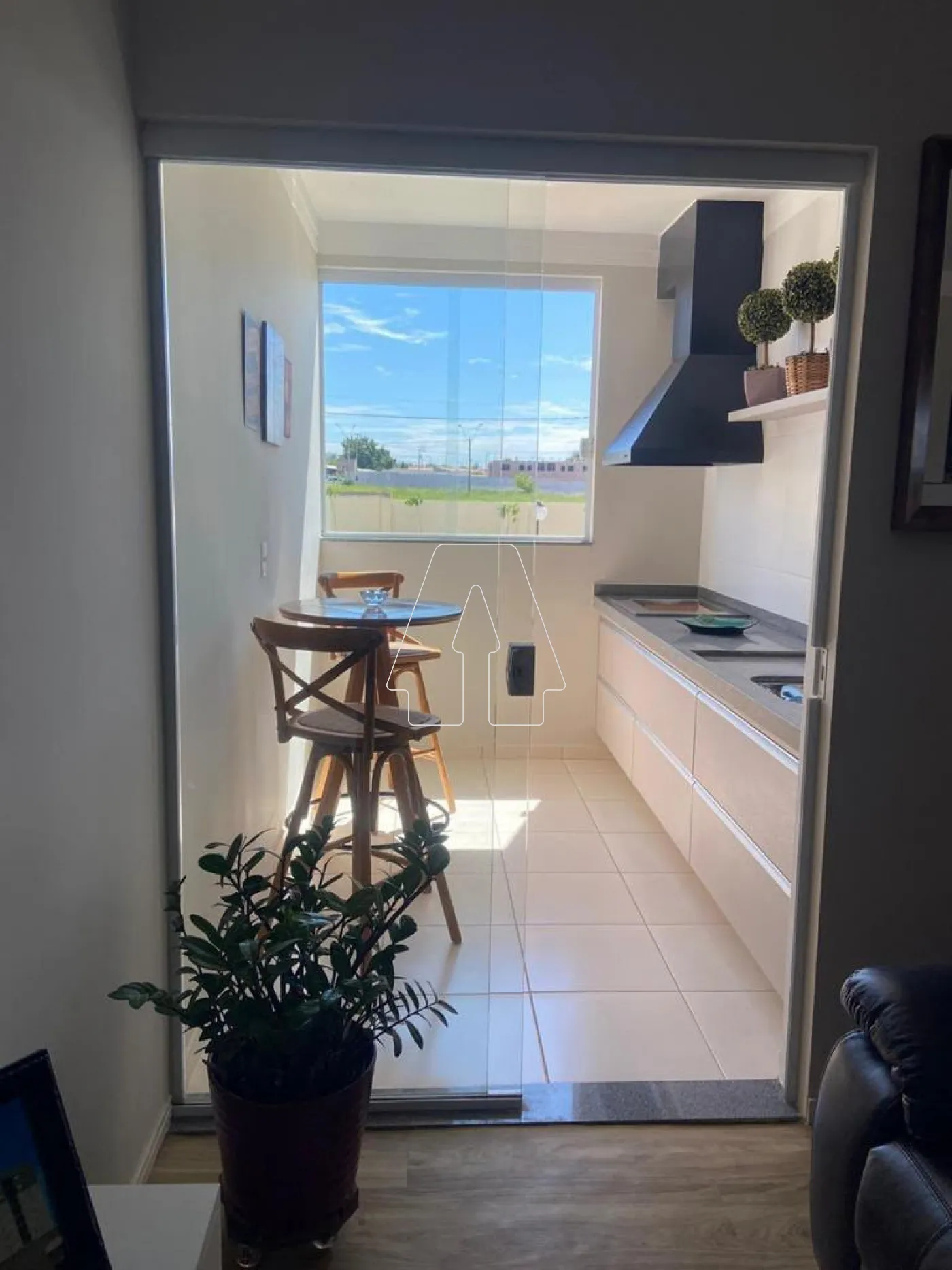Alugar Apartamento / Padr&atilde;o em Ara&ccedil;atuba R$ 2.300,00 - Foto 9