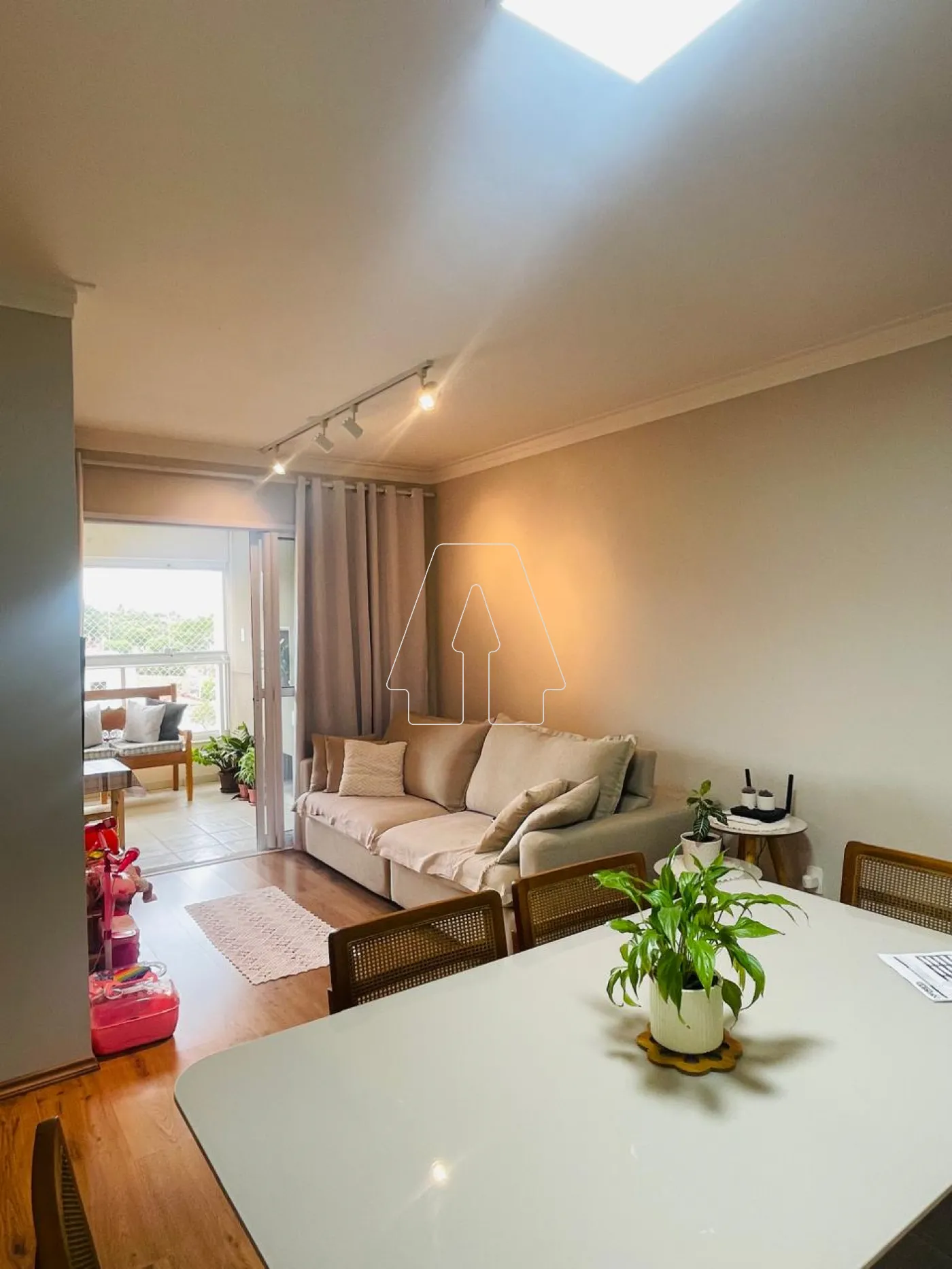 Comprar Apartamento / Padr&atilde;o em Ara&ccedil;atuba - Foto 2