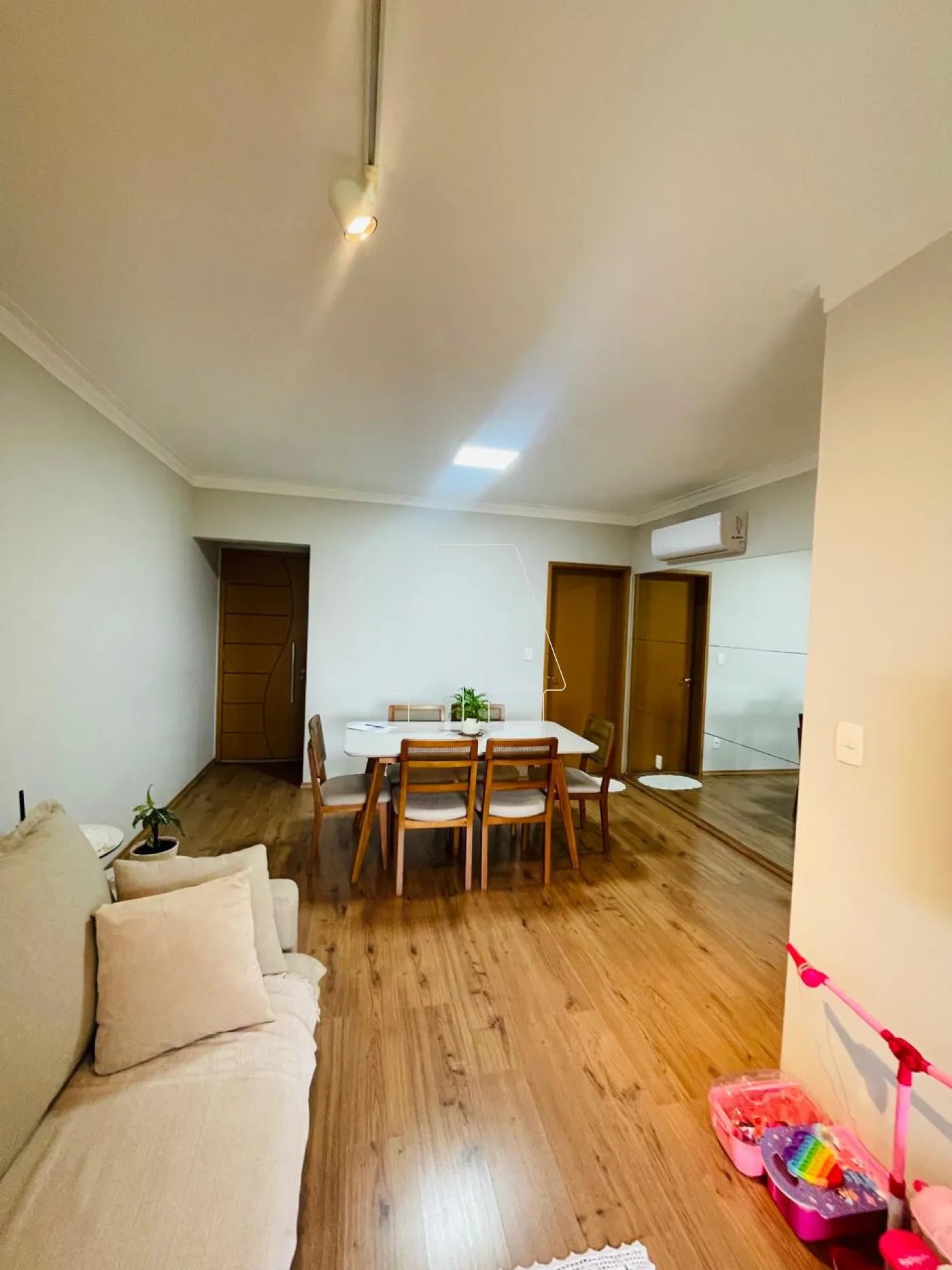 Comprar Apartamento / Padr&atilde;o em Ara&ccedil;atuba - Foto 4