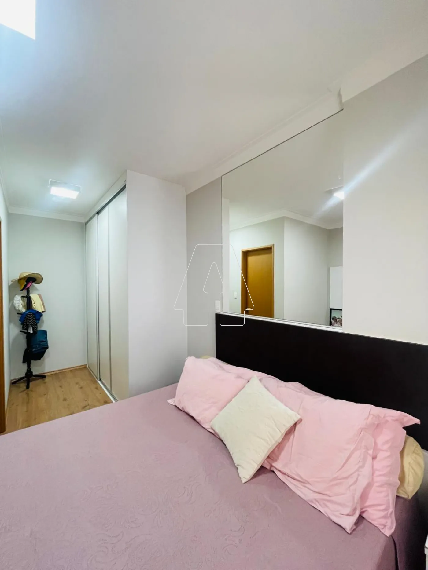 Comprar Apartamento / Padr&atilde;o em Ara&ccedil;atuba - Foto 17