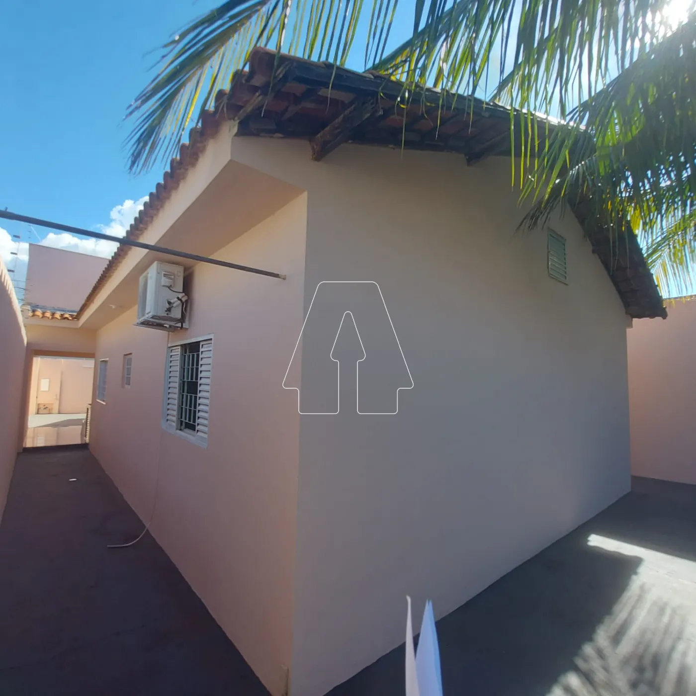 Alugar Casa / Residencial em Ara&ccedil;atuba R$ 1.900,00 - Foto 17