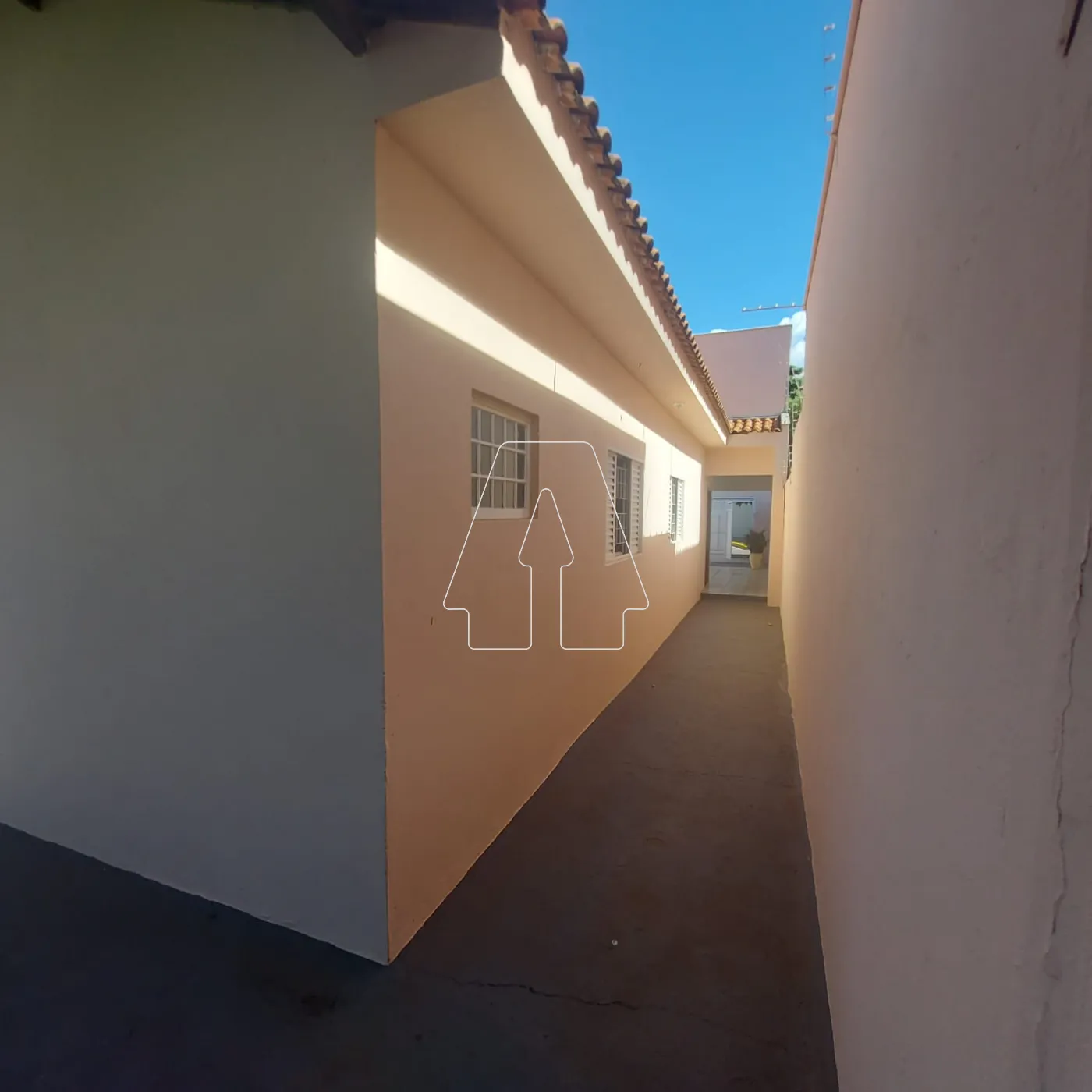 Alugar Casa / Residencial em Ara&ccedil;atuba R$ 1.900,00 - Foto 20