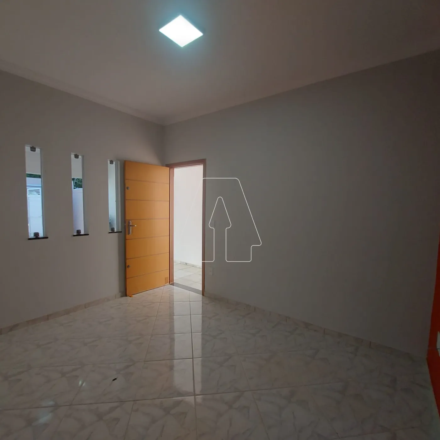 Alugar Casa / Residencial em Ara&ccedil;atuba R$ 1.900,00 - Foto 5