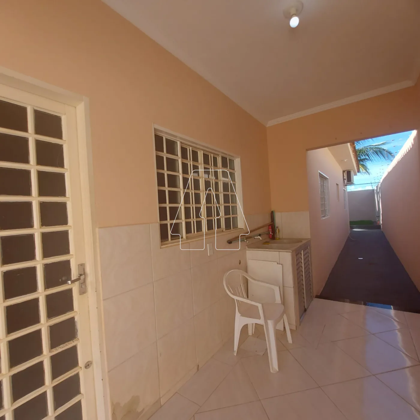 Alugar Casa / Residencial em Ara&ccedil;atuba R$ 1.900,00 - Foto 22