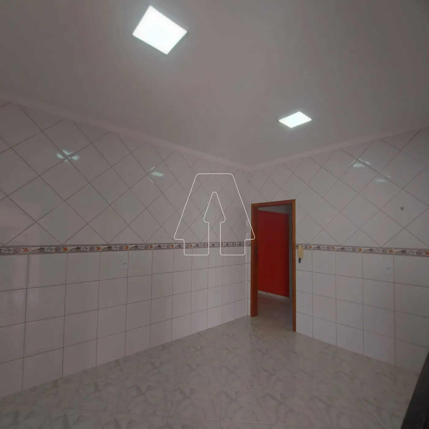 Alugar Casa / Residencial em Ara&ccedil;atuba R$ 1.900,00 - Foto 12