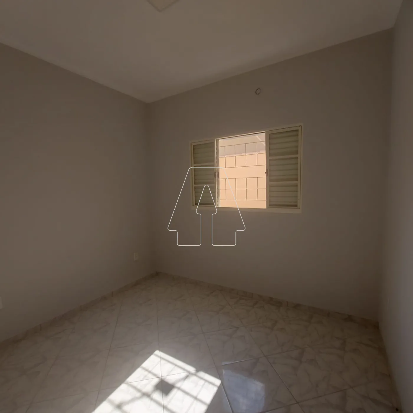 Alugar Casa / Residencial em Ara&ccedil;atuba R$ 1.900,00 - Foto 13