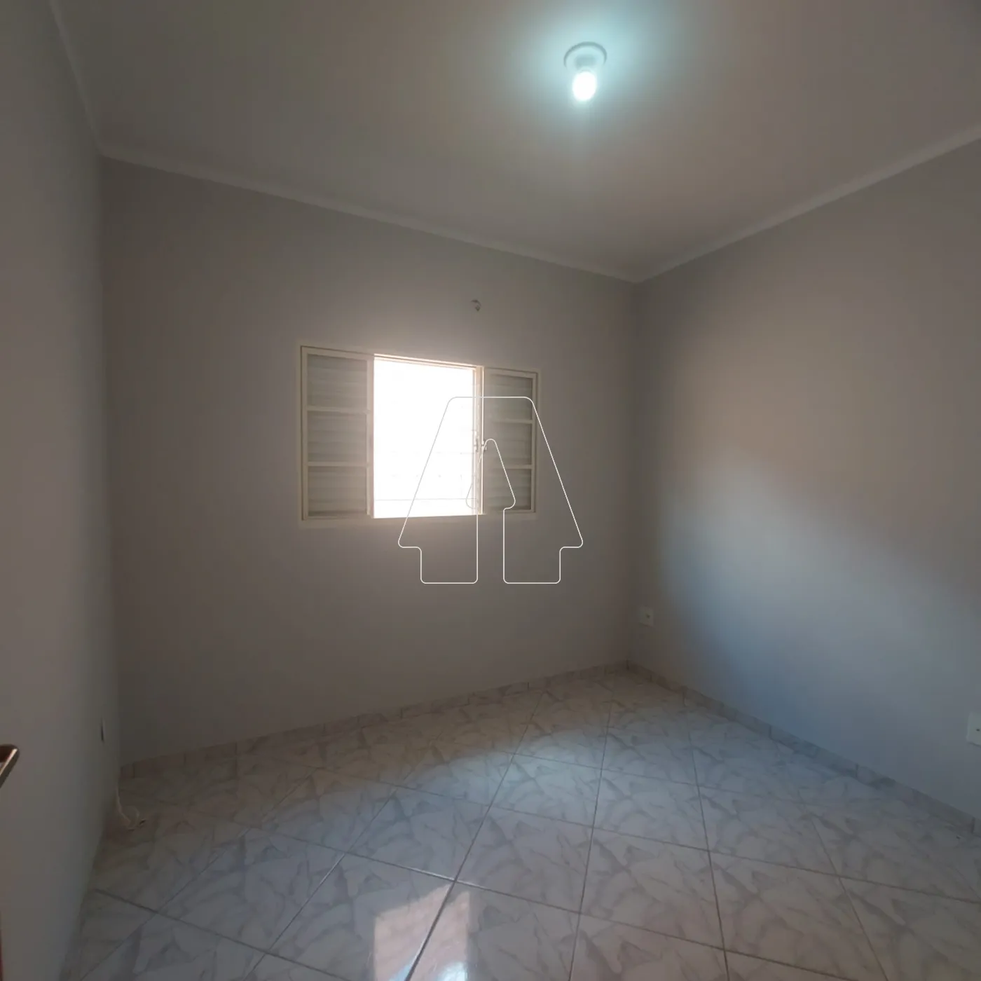 Alugar Casa / Residencial em Ara&ccedil;atuba R$ 1.900,00 - Foto 15