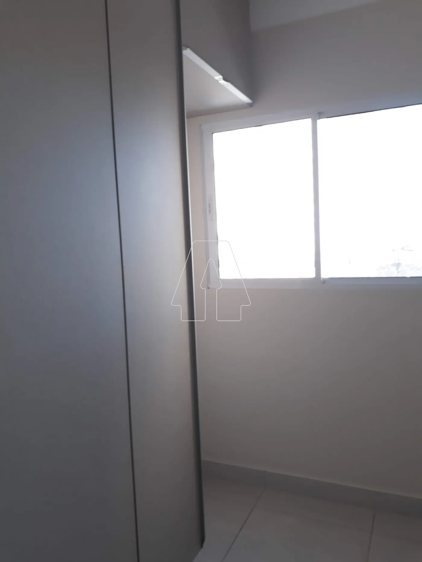 Alugar Apartamento / Padr&atilde;o em Ara&ccedil;atuba R$ 1.800,00 - Foto 16