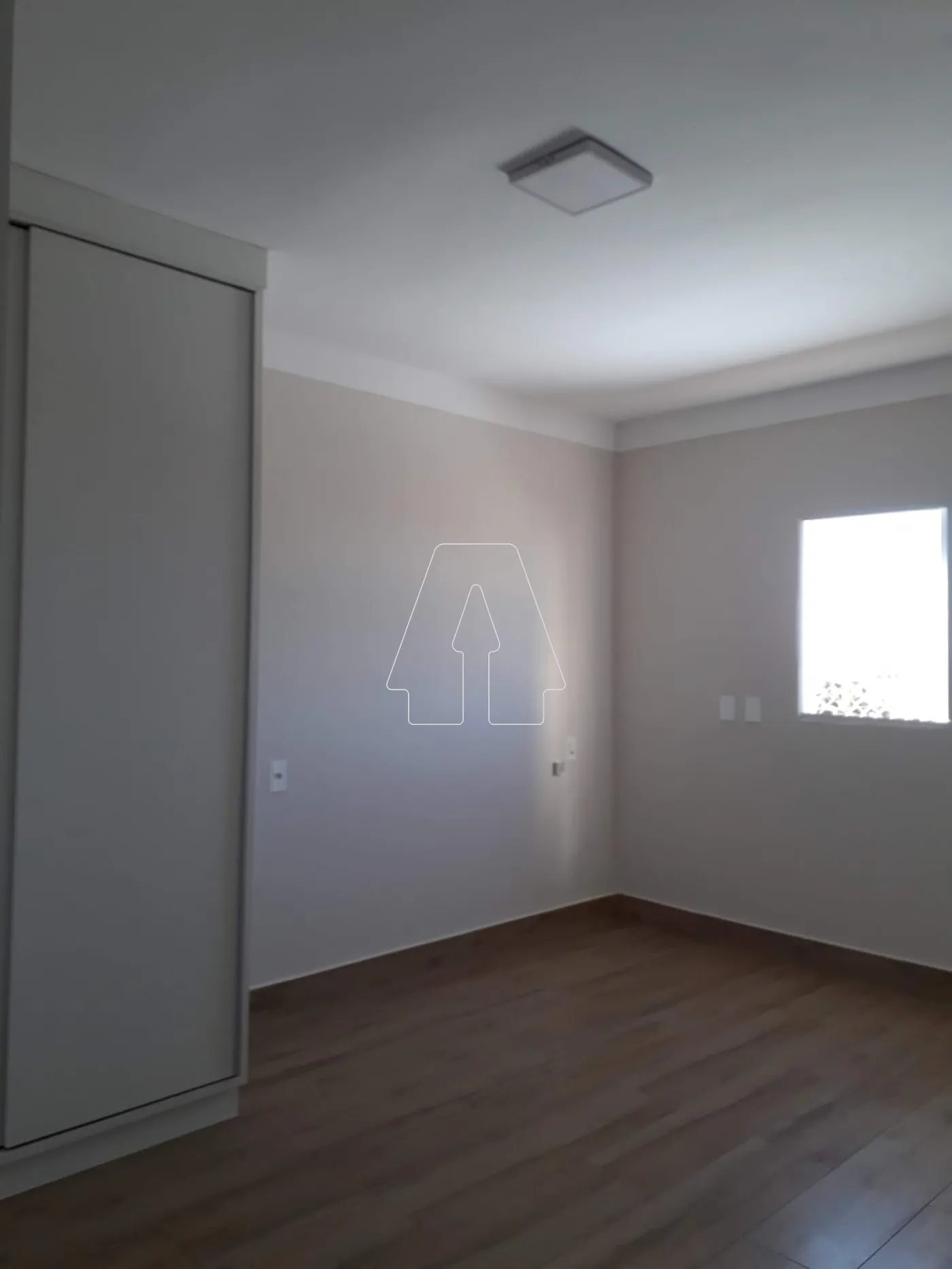 Alugar Apartamento / Padr&atilde;o em Ara&ccedil;atuba R$ 1.800,00 - Foto 26