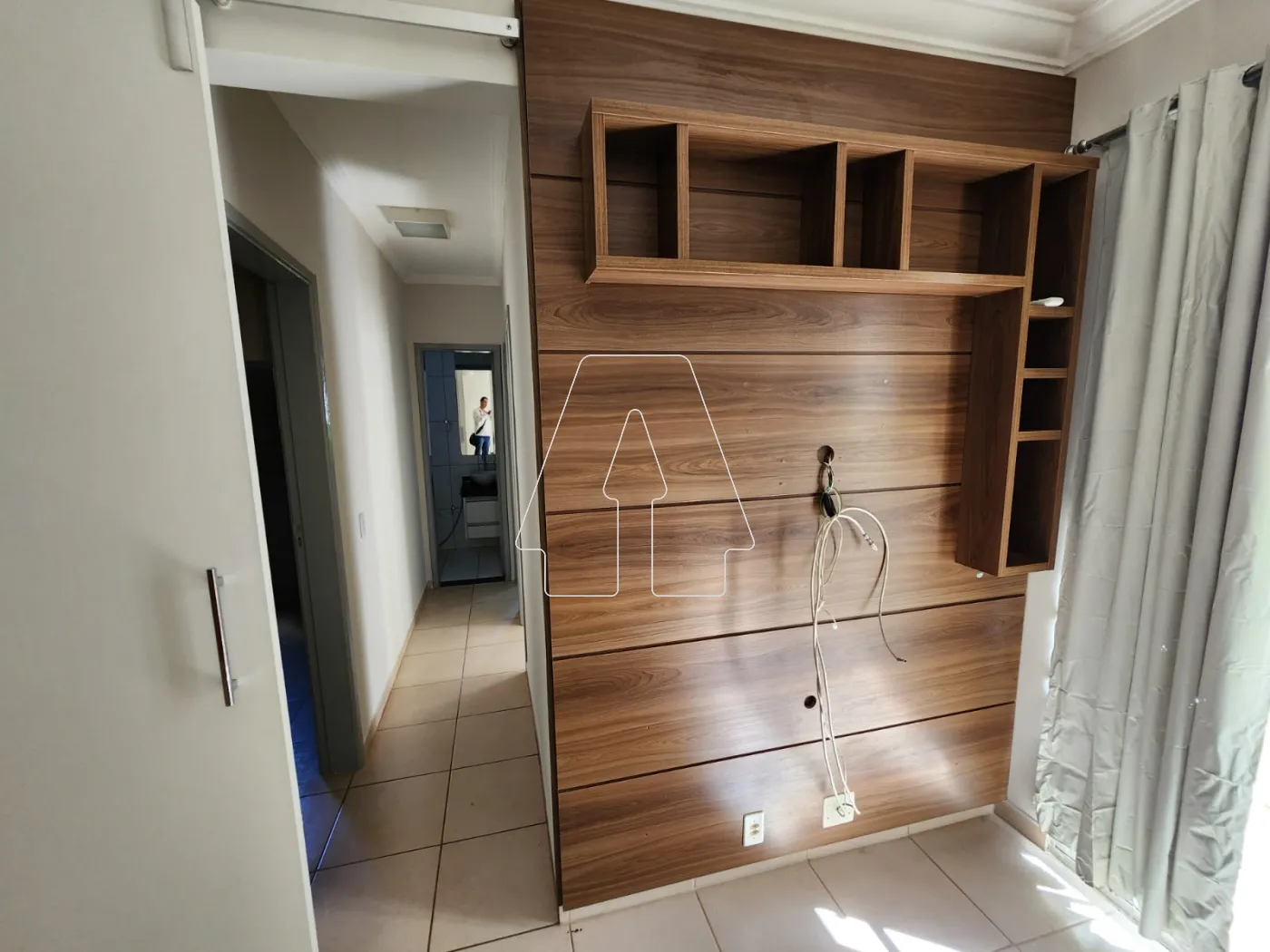 Alugar Apartamento / Padr&atilde;o em Ara&ccedil;atuba R$ 1.750,00 - Foto 3