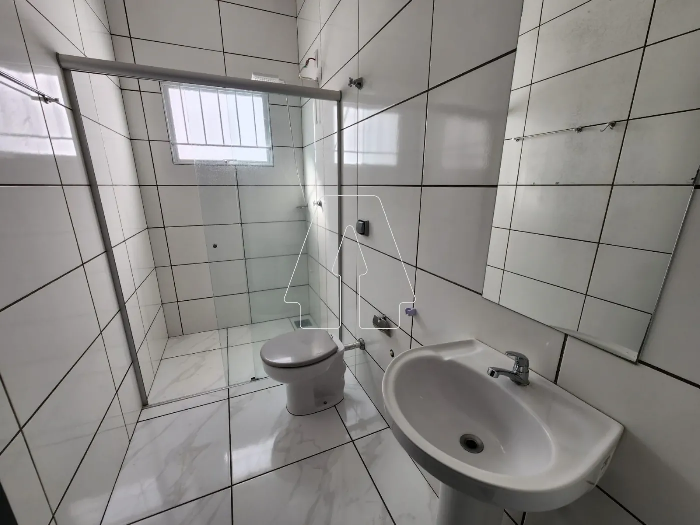 Alugar Casa / Residencial em Ara&ccedil;atuba R$ 1.700,00 - Foto 5