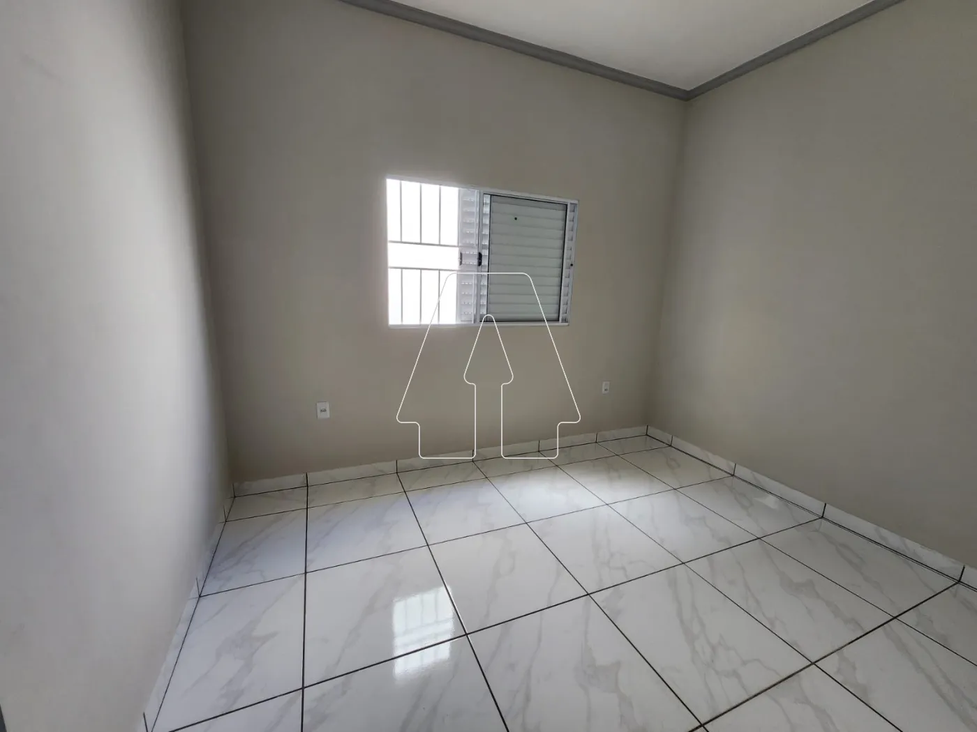 Alugar Casa / Residencial em Ara&ccedil;atuba R$ 1.700,00 - Foto 6