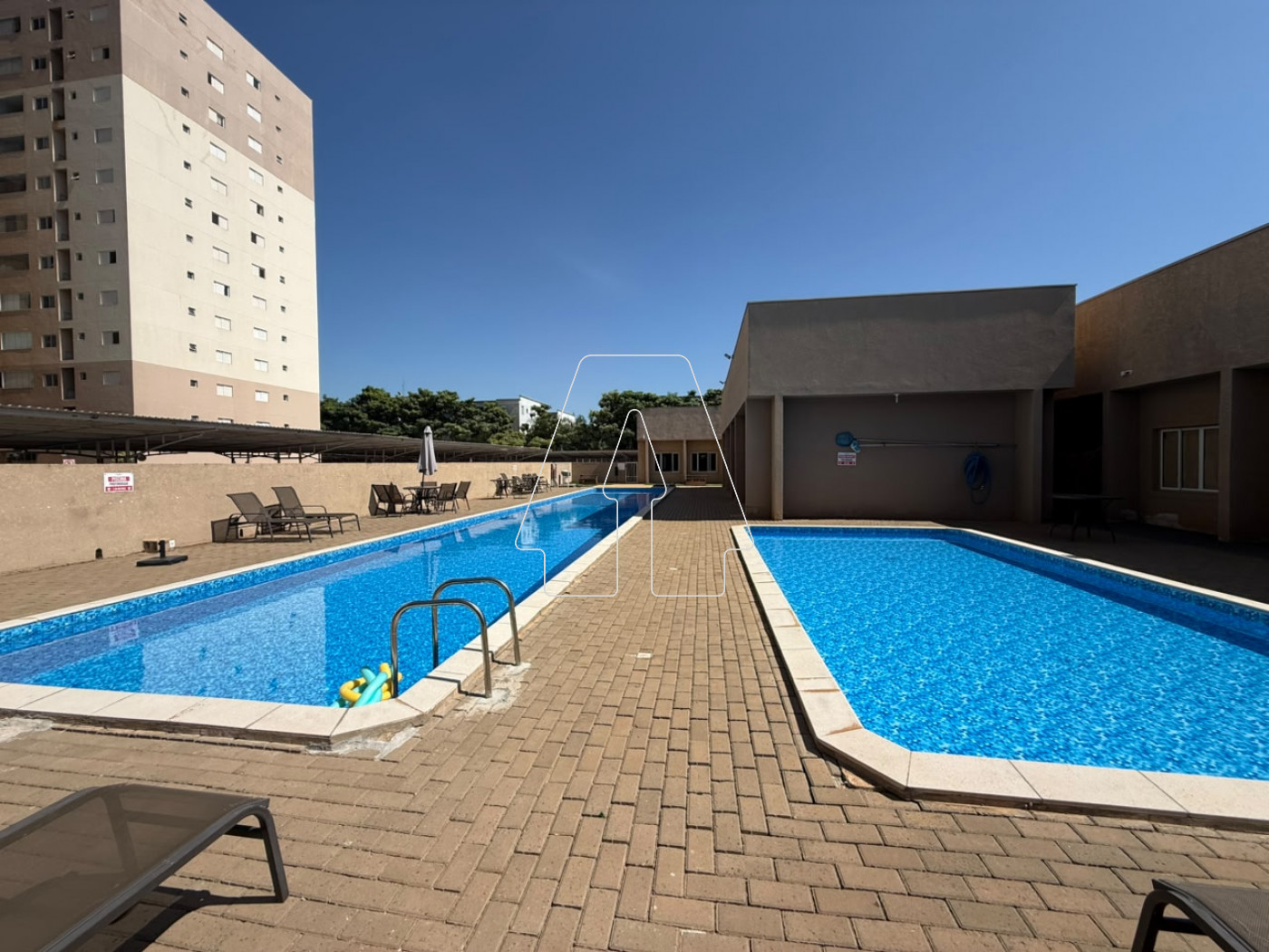Alugar Apartamento / Padr&atilde;o em Ara&ccedil;atuba R$ 2.000,00 - Foto 10