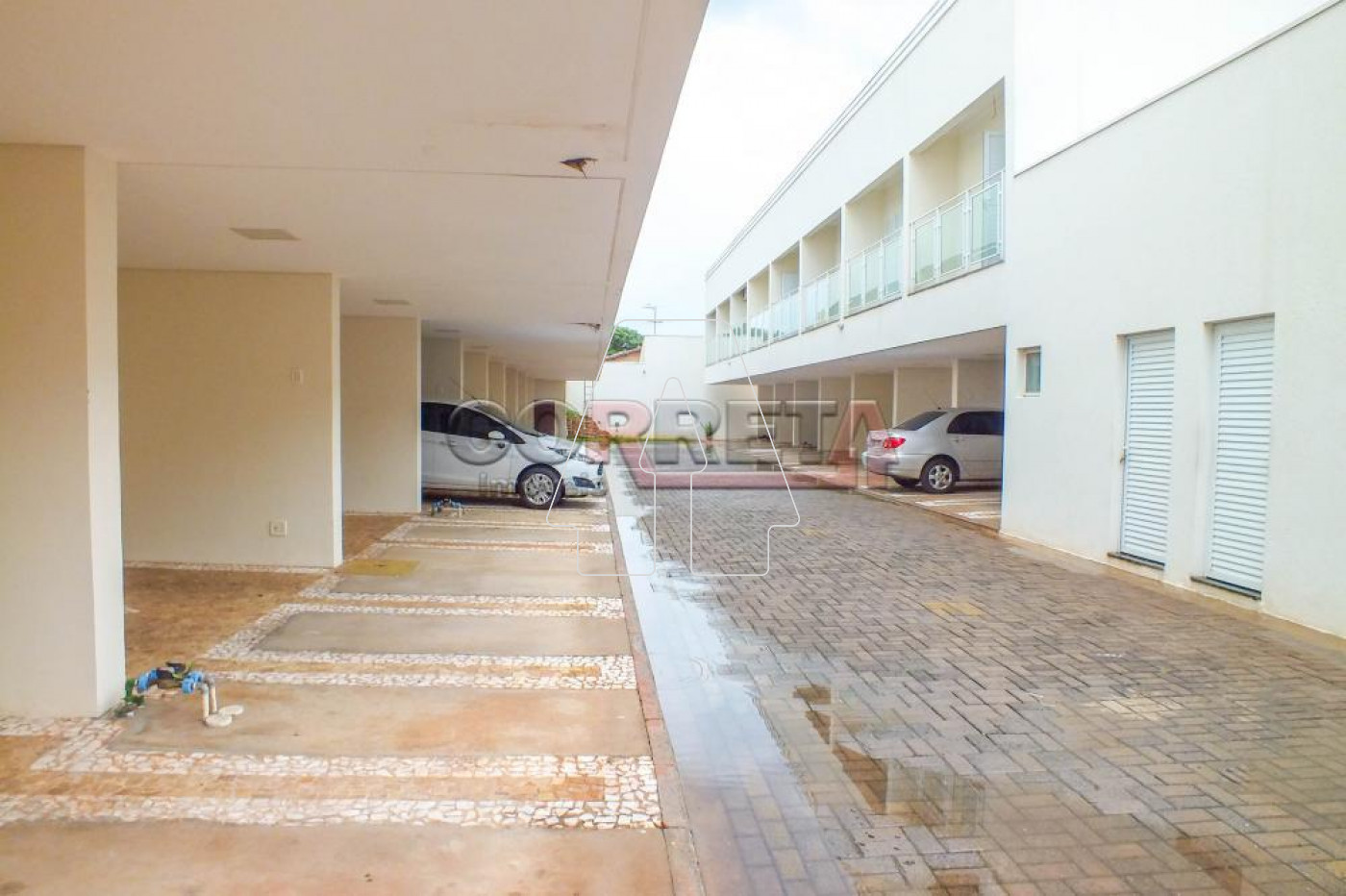 Alugar Casa / Condom&iacute;nio em Ara&ccedil;atuba R$ 1.650,00 - Foto 21