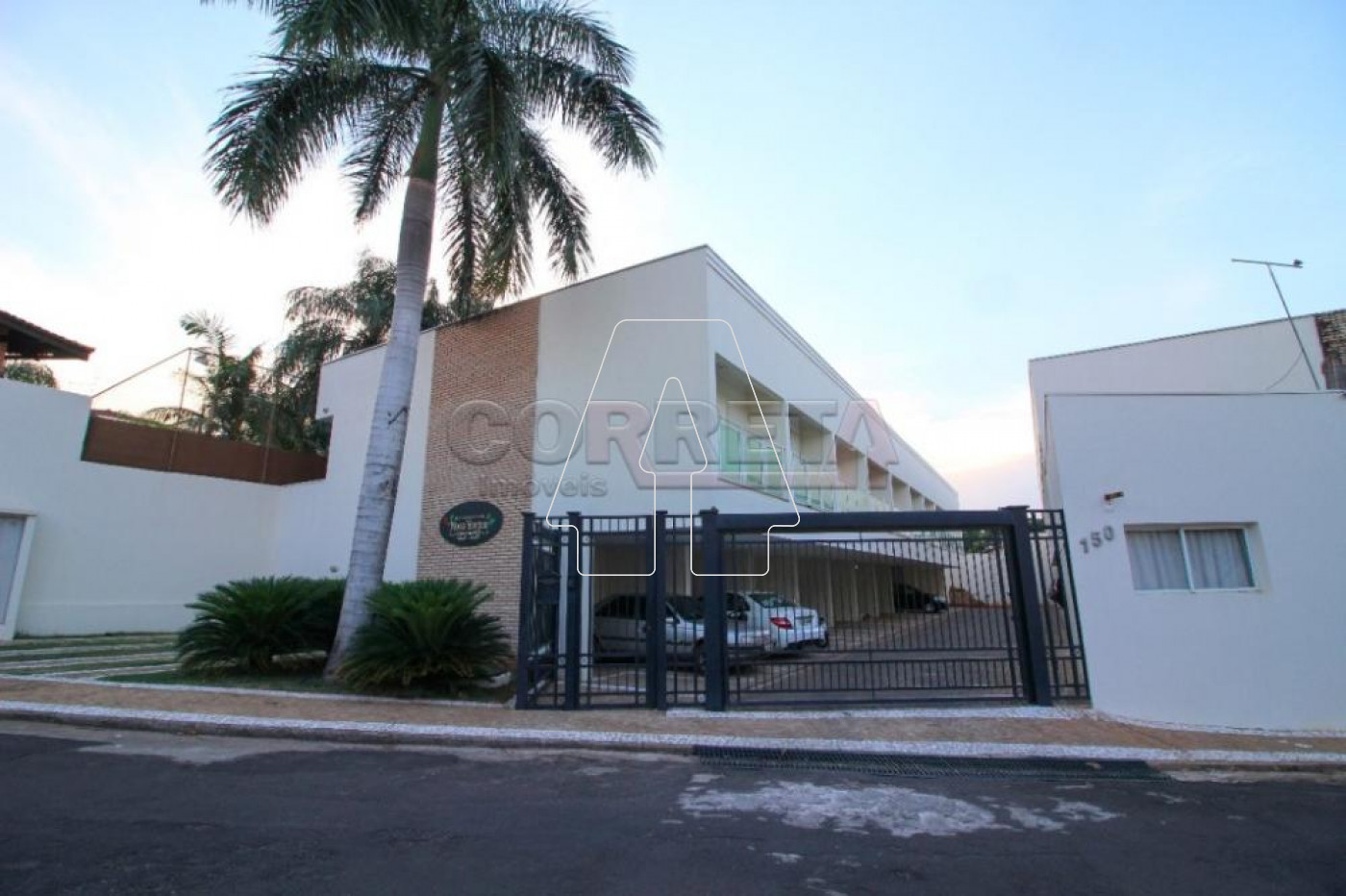 Alugar Casa / Condom&iacute;nio em Ara&ccedil;atuba R$ 1.650,00 - Foto 18