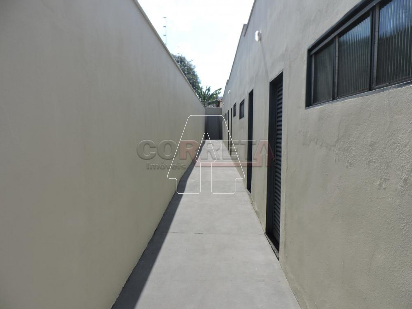 Alugar Casa / Kitnet em Ara&ccedil;atuba R$ 850,00 - Foto 12