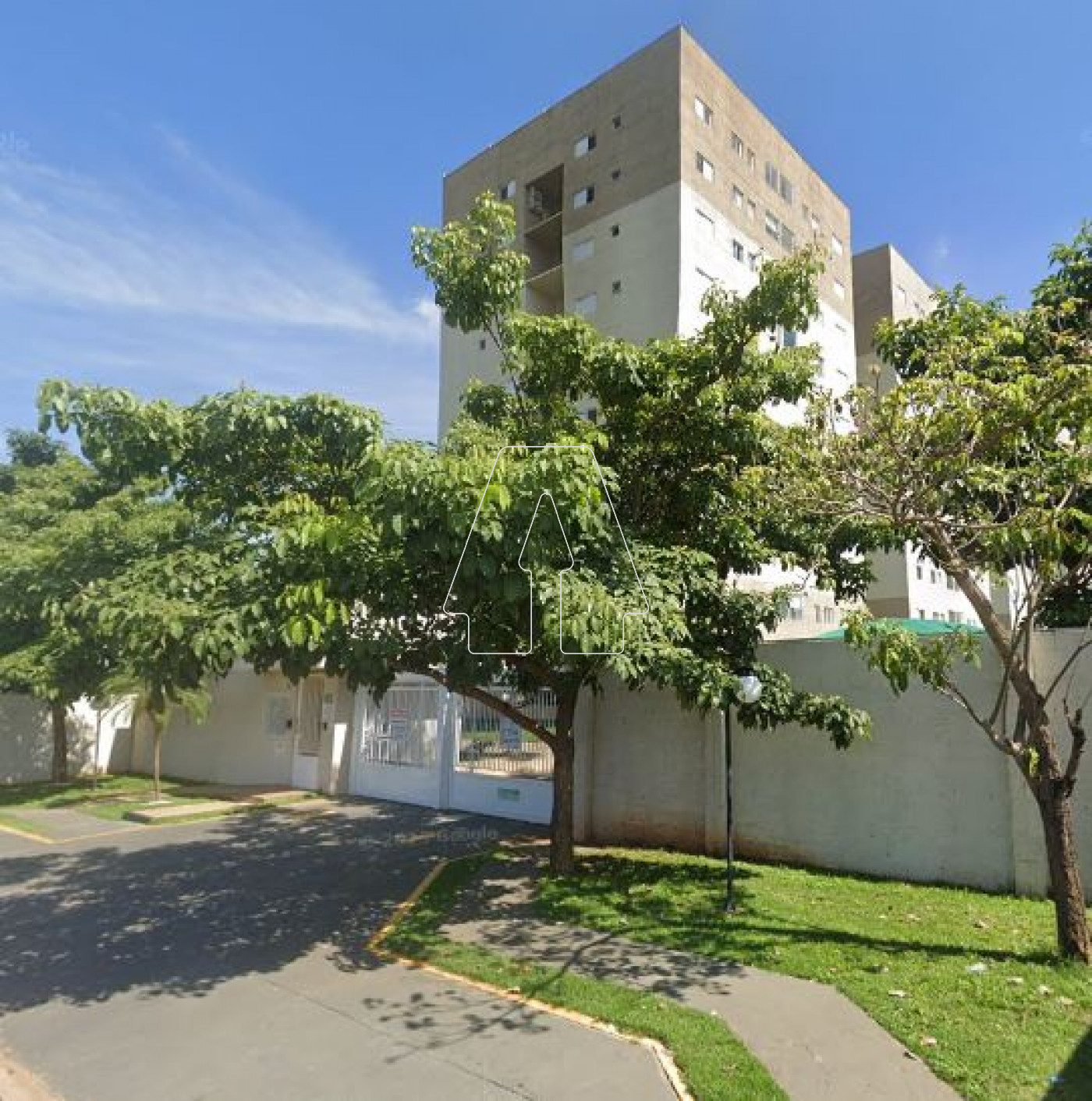 Alugar Apartamento / Padr&atilde;o em Ara&ccedil;atuba R$ 1.400,00 - Foto 14