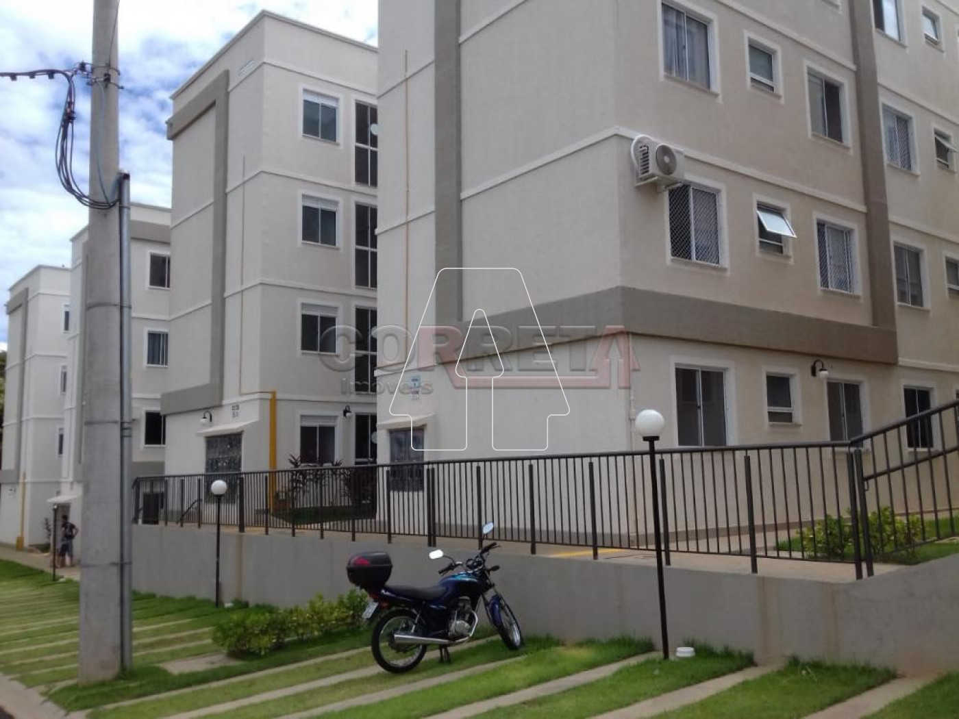 Comprar Apartamento / Padr&atilde;o em Ara&ccedil;atuba R$ 175.000,00 - Foto 15