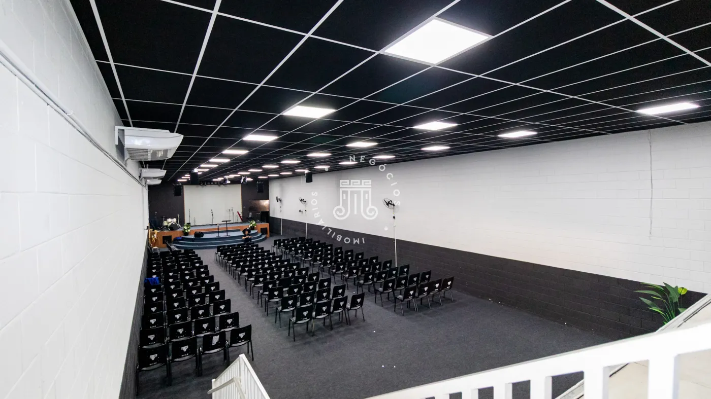 Alugar Comercial / Galp&atilde;o em V&aacute;rzea Paulista R$ 10.000,00 - Foto 1