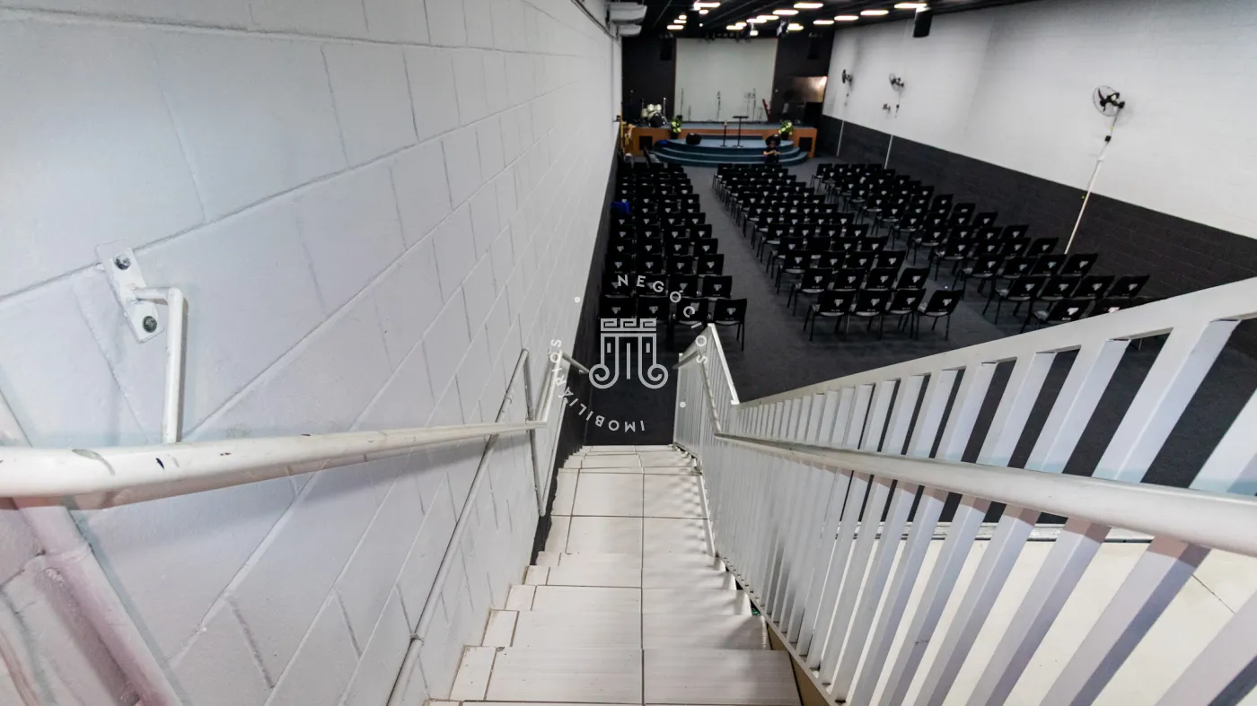 Alugar Comercial / Galp&atilde;o em V&aacute;rzea Paulista R$ 10.000,00 - Foto 2