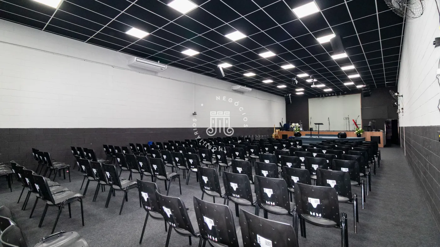 Alugar Comercial / Galp&atilde;o em V&aacute;rzea Paulista R$ 10.000,00 - Foto 4