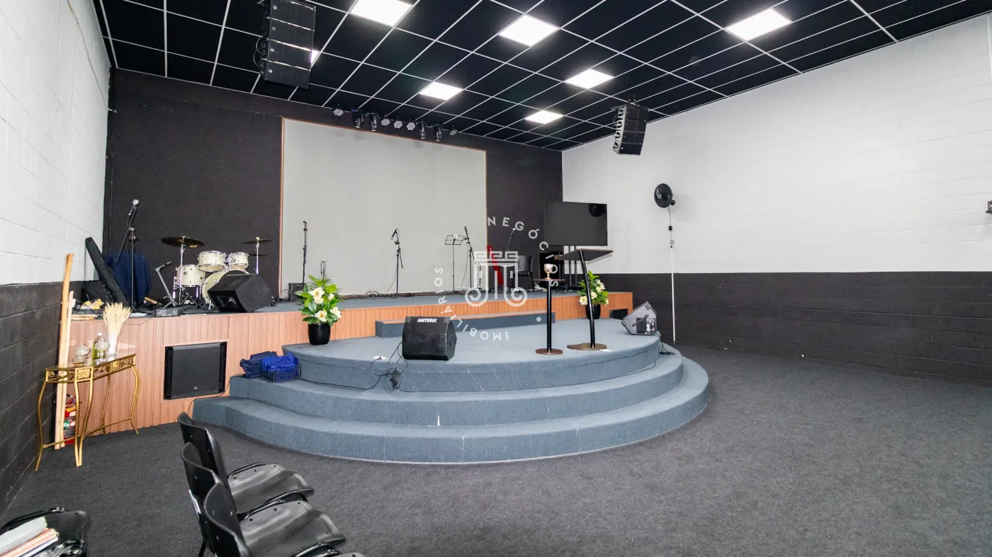 Alugar Comercial / Galp&atilde;o em V&aacute;rzea Paulista R$ 10.000,00 - Foto 9