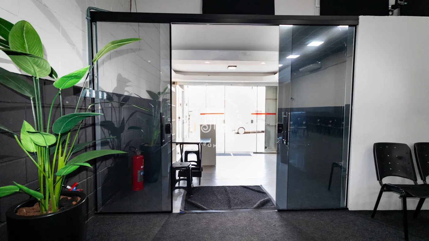 Alugar Comercial / Galp&atilde;o em V&aacute;rzea Paulista R$ 10.000,00 - Foto 12