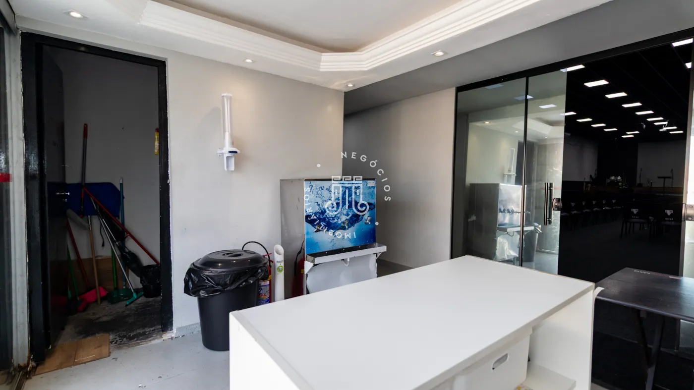 Alugar Comercial / Galp&atilde;o em V&aacute;rzea Paulista R$ 10.000,00 - Foto 16