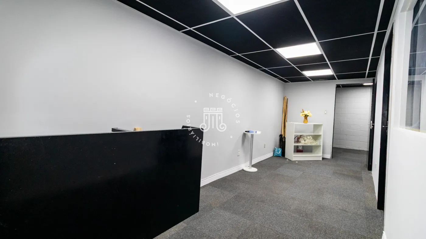 Alugar Comercial / Galp&atilde;o em V&aacute;rzea Paulista R$ 10.000,00 - Foto 22