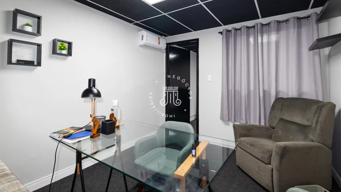 Alugar Comercial / Galp&atilde;o em V&aacute;rzea Paulista R$ 10.000,00 - Foto 25