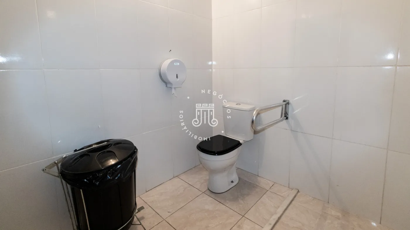 Alugar Comercial / Galp&atilde;o em V&aacute;rzea Paulista R$ 10.000,00 - Foto 35