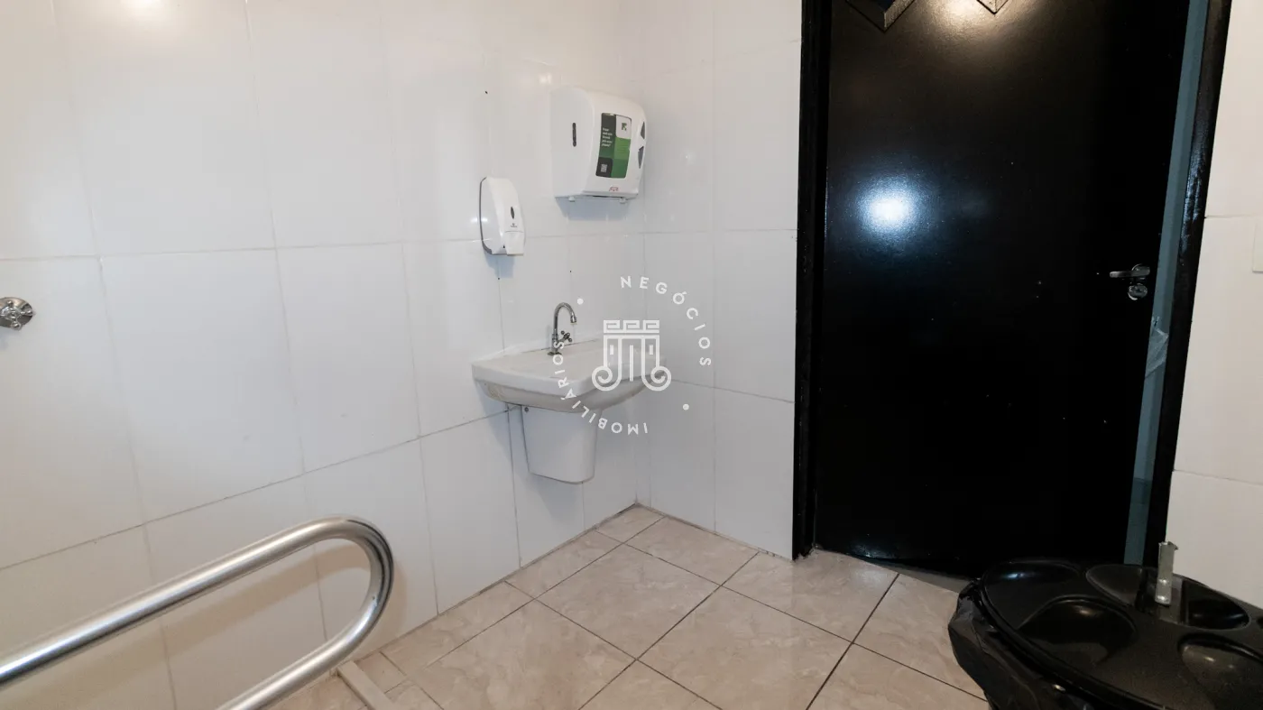 Alugar Comercial / Galp&atilde;o em V&aacute;rzea Paulista R$ 10.000,00 - Foto 36