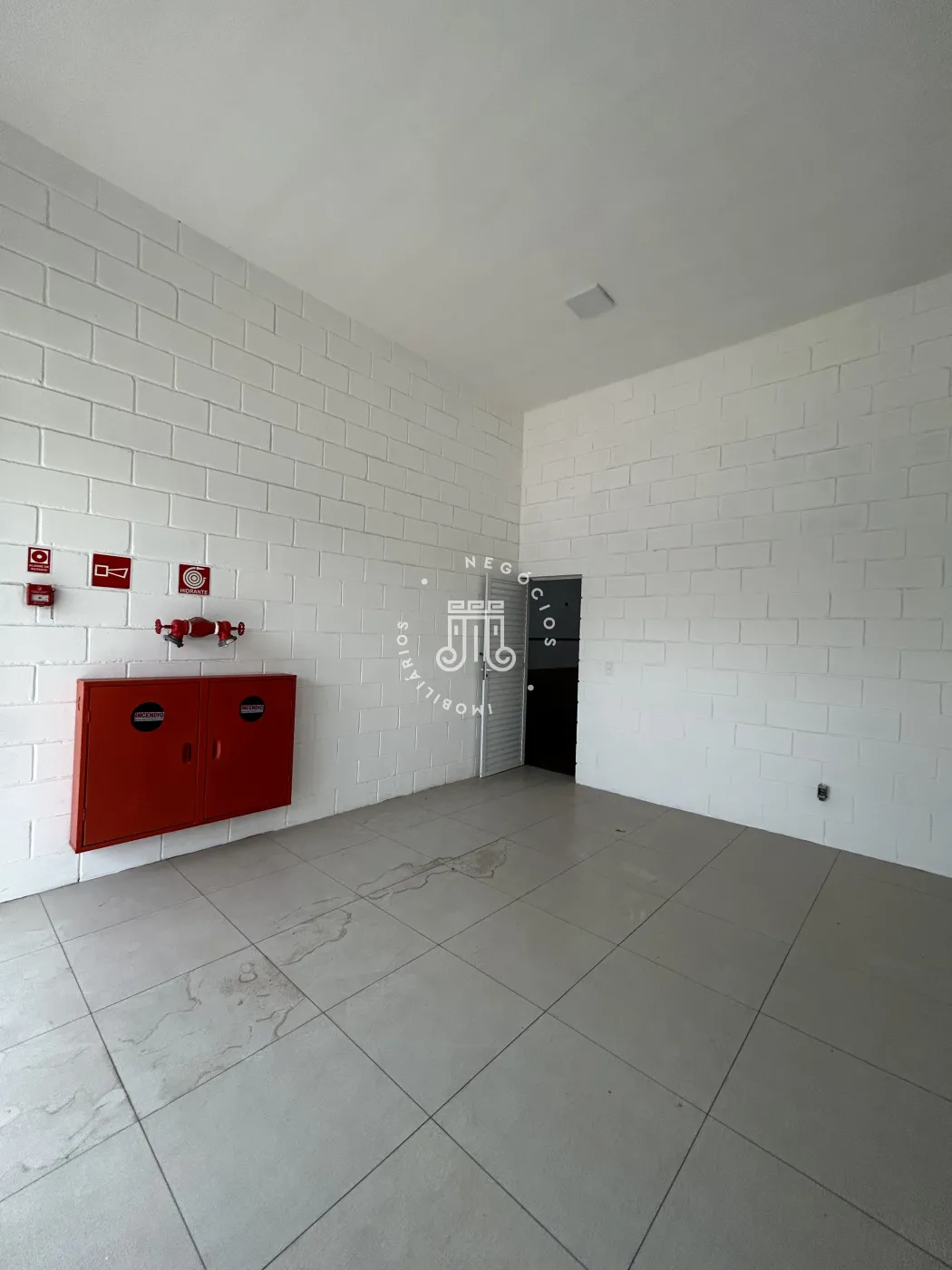 Alugar Comercial / Galpao Condominio em V&aacute;rzea Paulista R$ 35.200,00 - Foto 4