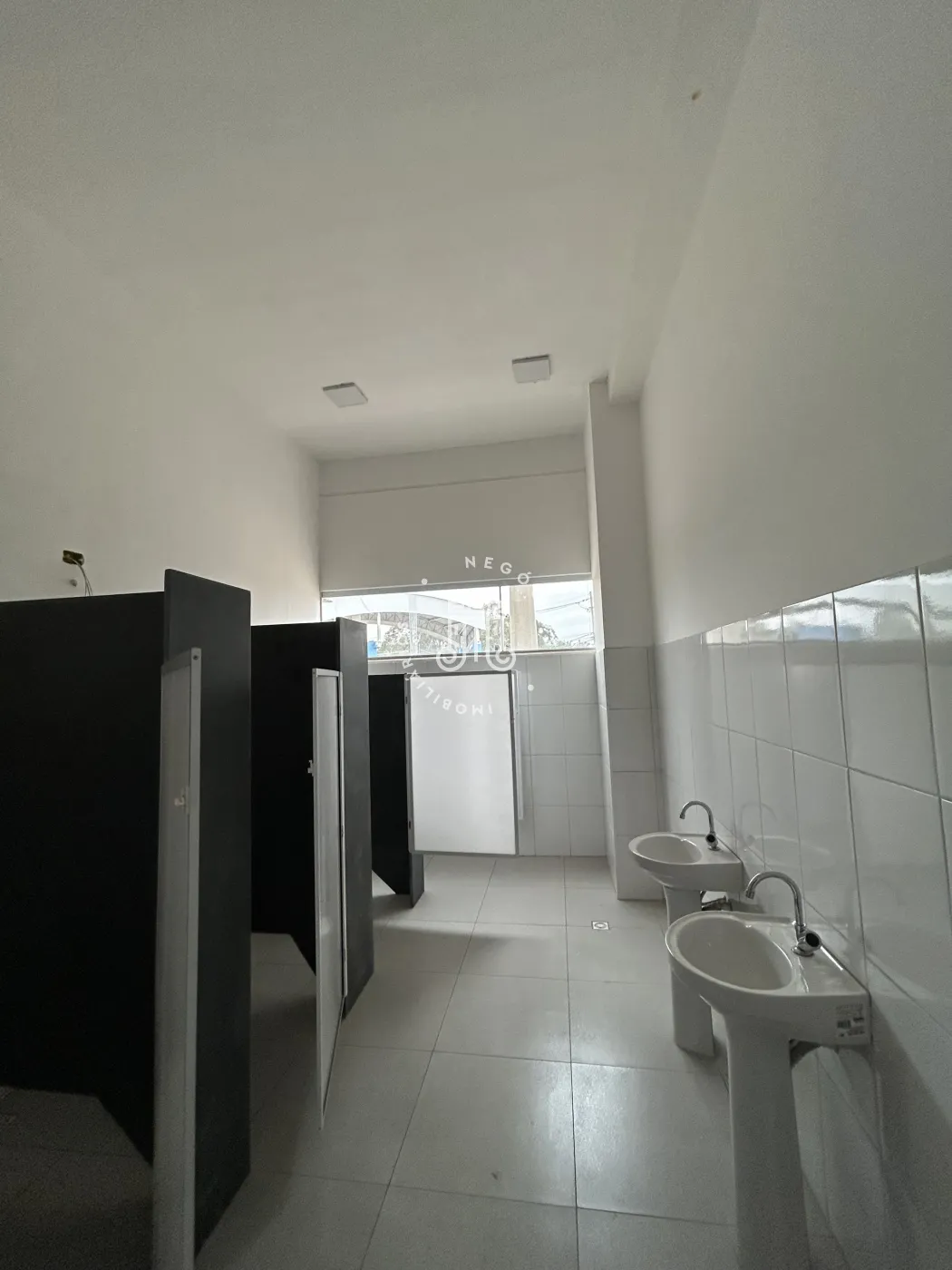 Alugar Comercial / Galpao Condominio em V&aacute;rzea Paulista R$ 35.200,00 - Foto 13