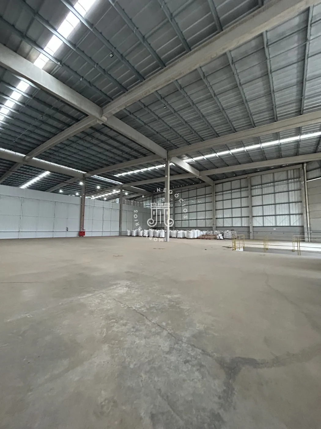 Alugar Comercial / Galpao Condominio em V&aacute;rzea Paulista R$ 35.200,00 - Foto 14