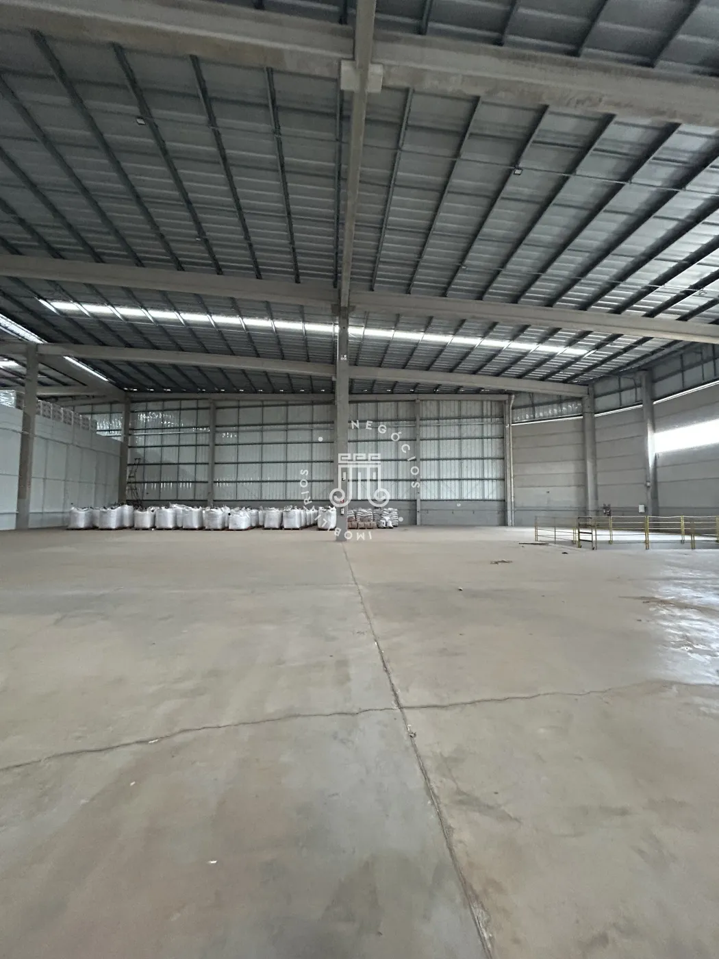 Alugar Comercial / Galpao Condominio em V&aacute;rzea Paulista R$ 35.200,00 - Foto 15