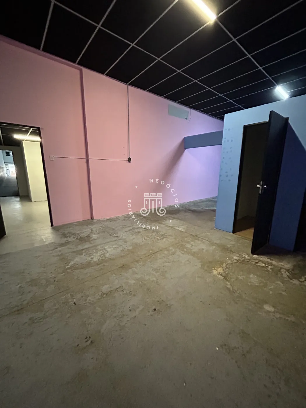 Alugar Comercial / Galp&atilde;o em V&aacute;rzea Paulista R$ 10.000,00 - Foto 17