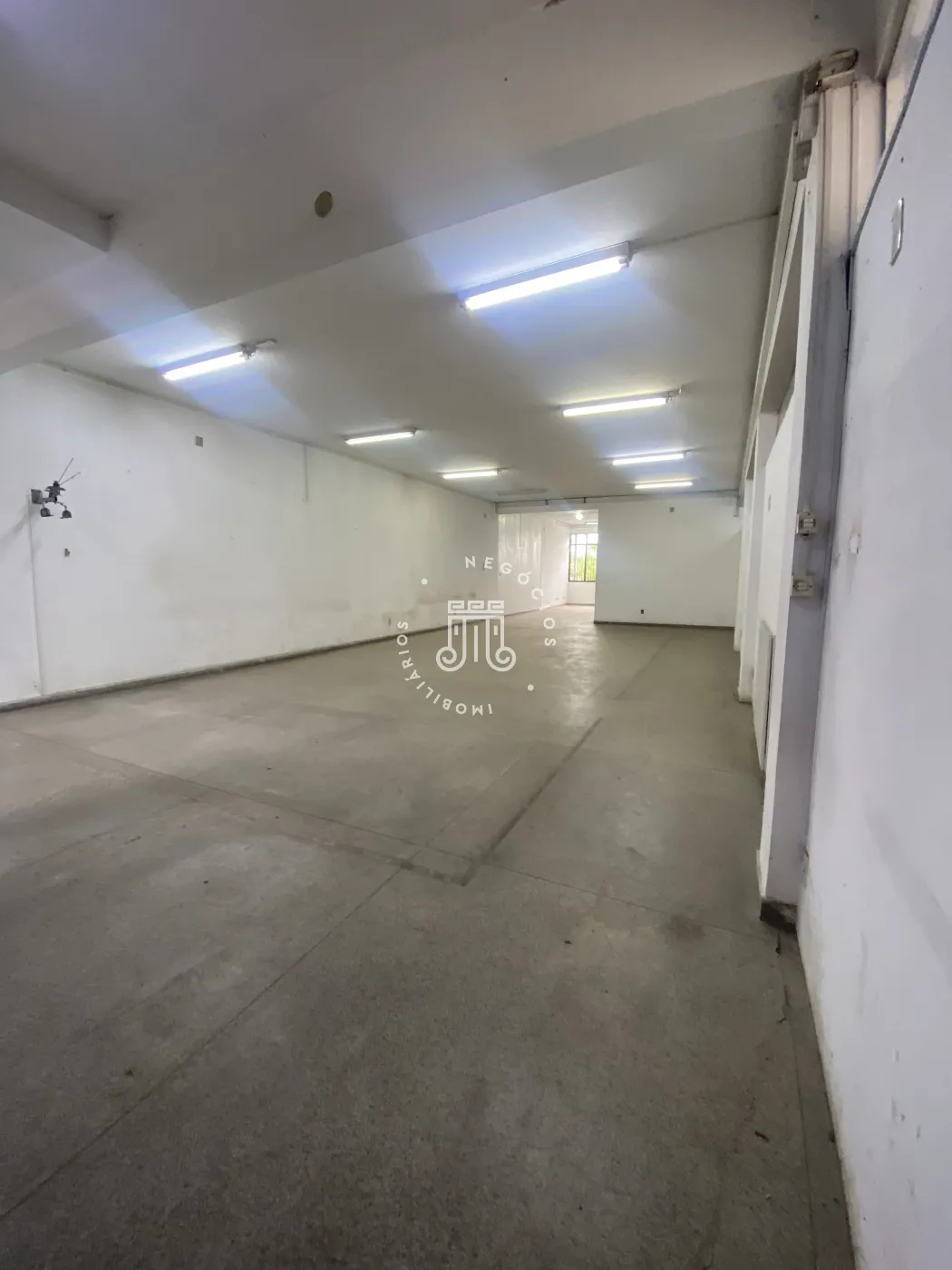 Alugar Comercial / Sal&atilde;o em V&aacute;rzea Paulista R$ 5.900,00 - Foto 3