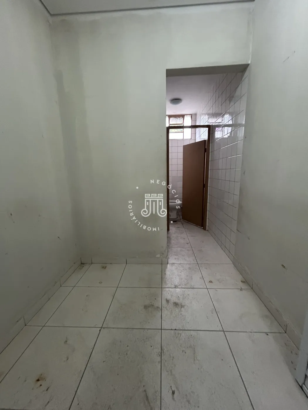 Alugar Comercial / Galp&atilde;o em V&aacute;rzea Paulista R$ 13.600,00 - Foto 16