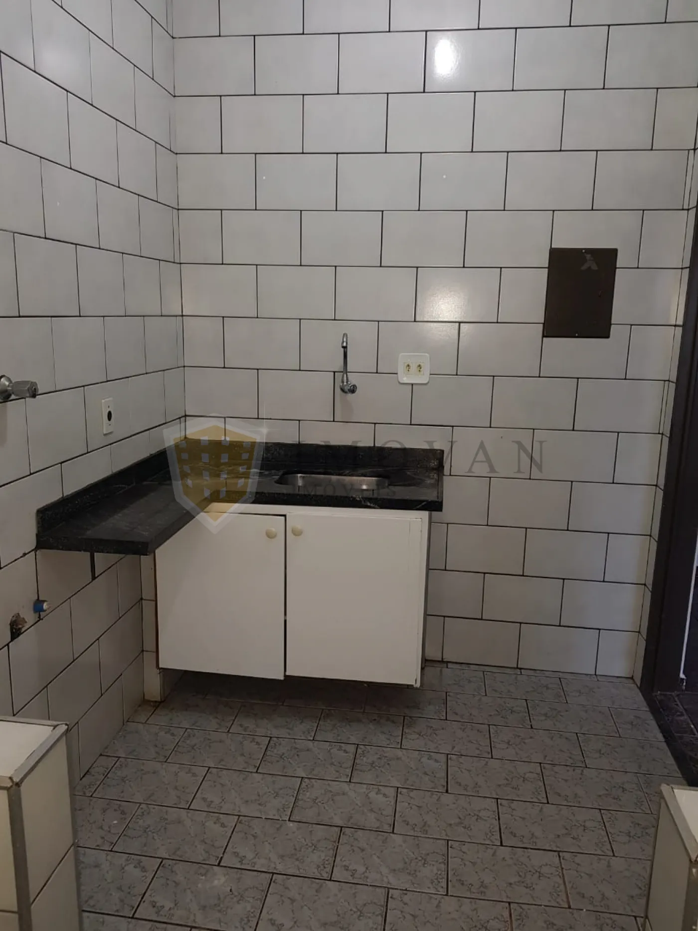 Alugar Apartamento / Padr&atilde;o em Ribeir&atilde;o Preto R$ 800,00 - Foto 5