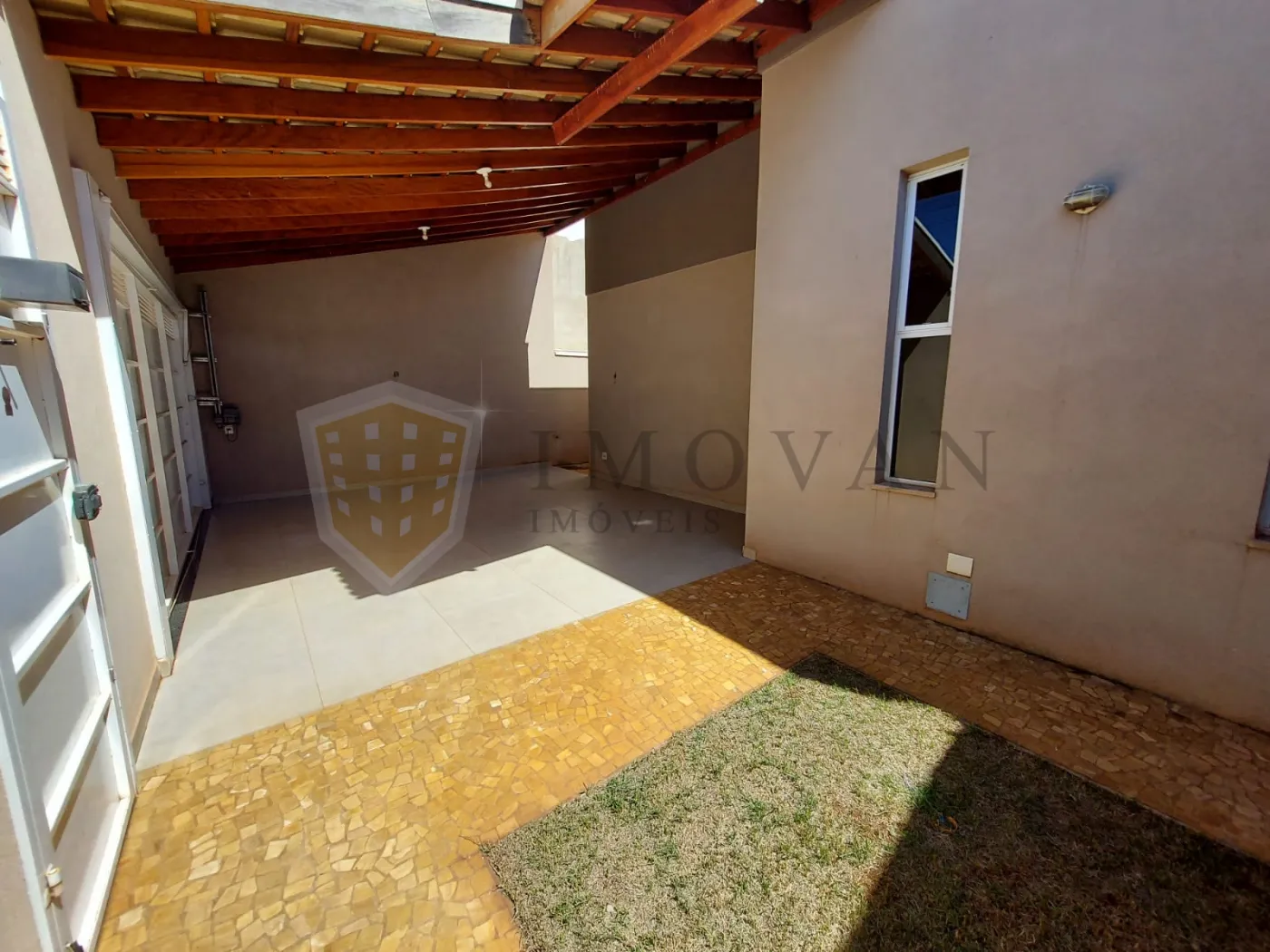 Comprar Casa / Padr&atilde;o em Ribeir&atilde;o Preto R$ 620.000,00 - Foto 3