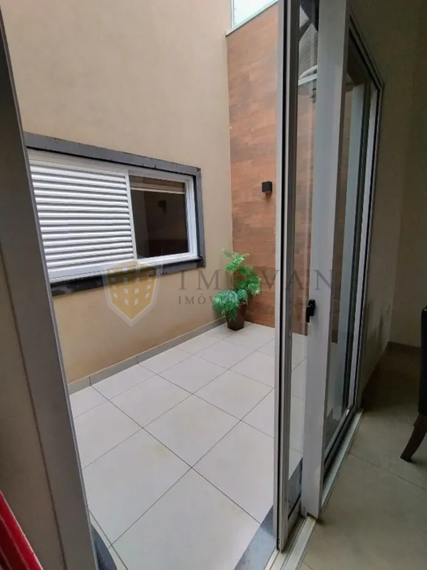 Comprar Casa / Padr&atilde;o em Ribeir&atilde;o Preto R$ 650.000,00 - Foto 4