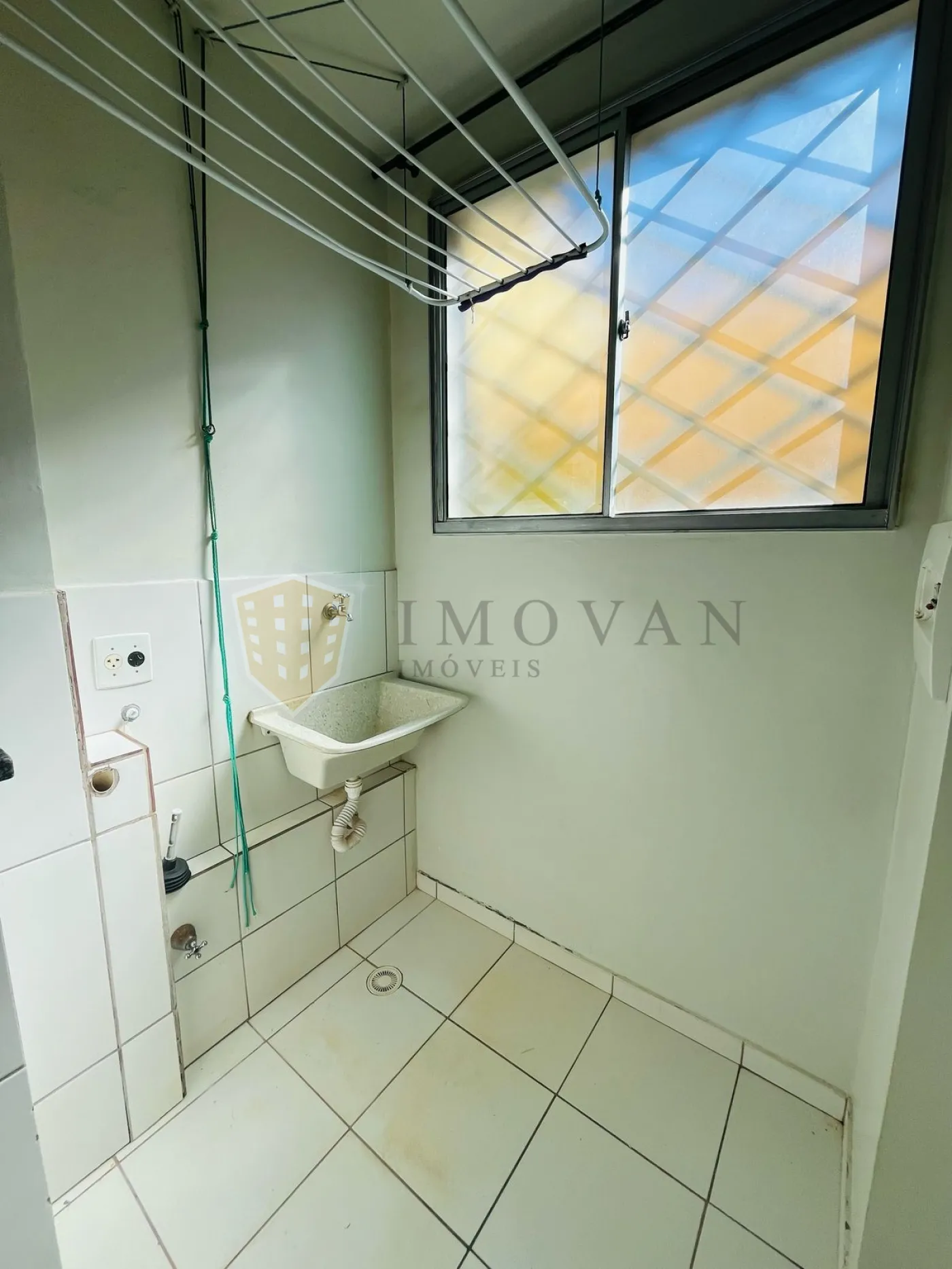 Comprar Apartamento / Padr&atilde;o em Ribeir&atilde;o Preto R$ 190.000,00 - Foto 3