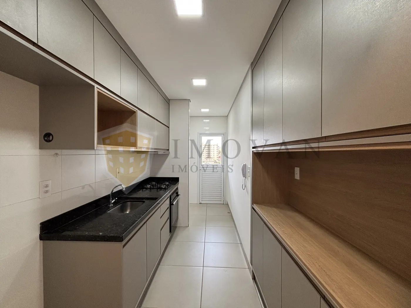 Alugar Apartamento / Padr&atilde;o em Ribeir&atilde;o Preto R$ 2.800,00 - Foto 3