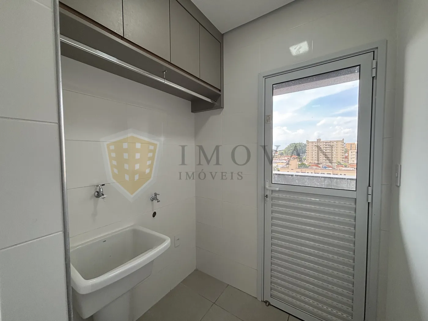 Alugar Apartamento / Padr&atilde;o em Ribeir&atilde;o Preto R$ 2.800,00 - Foto 4