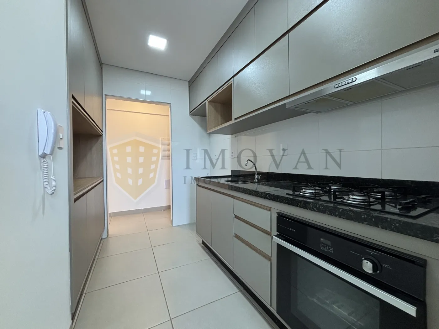 Alugar Apartamento / Padr&atilde;o em Ribeir&atilde;o Preto R$ 2.800,00 - Foto 2