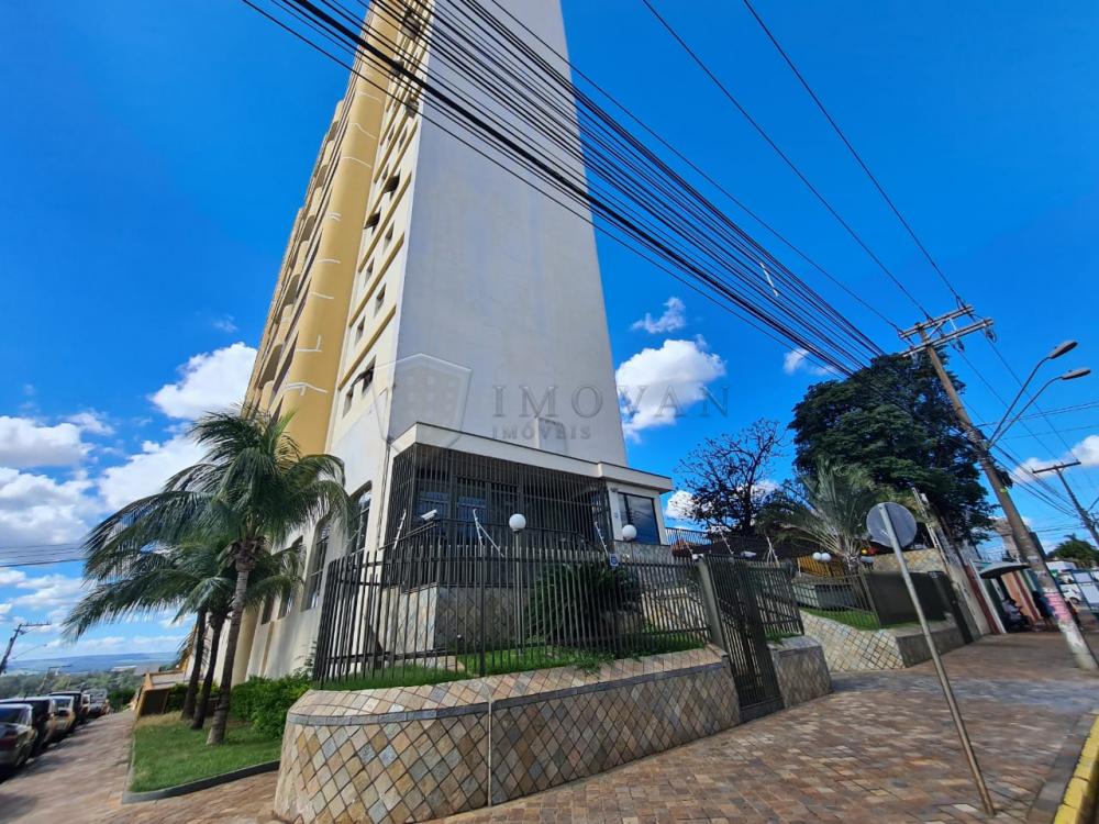 Alugar Apartamento / Padr&atilde;o em Ribeir&atilde;o Preto R$ 1.300,00 - Foto 1
