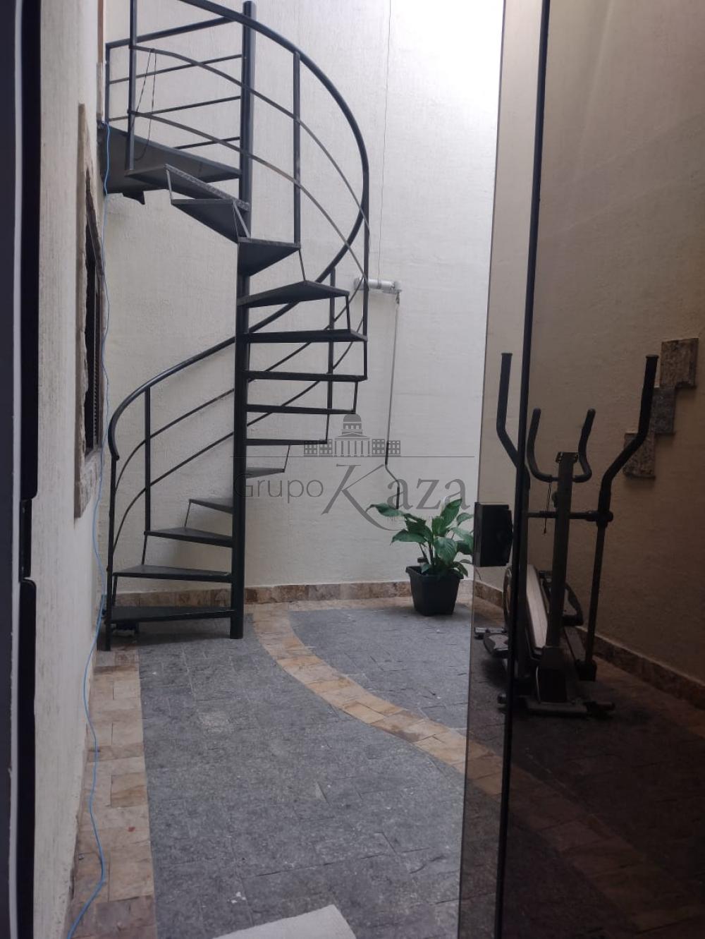 Foto 11 de Casa Sobrado em Jardim Uirá, São José dos Campos - imagem 11