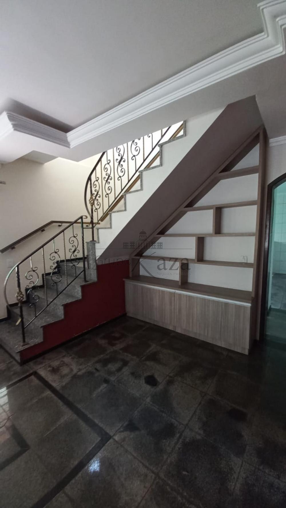 Foto 3 de Casa Sobrado em Jardim Santa Marina, Jacareí - imagem 3 Foto 3 de Casa Sobrado em Jardim Santa Marina, Jacareí - imagem 3